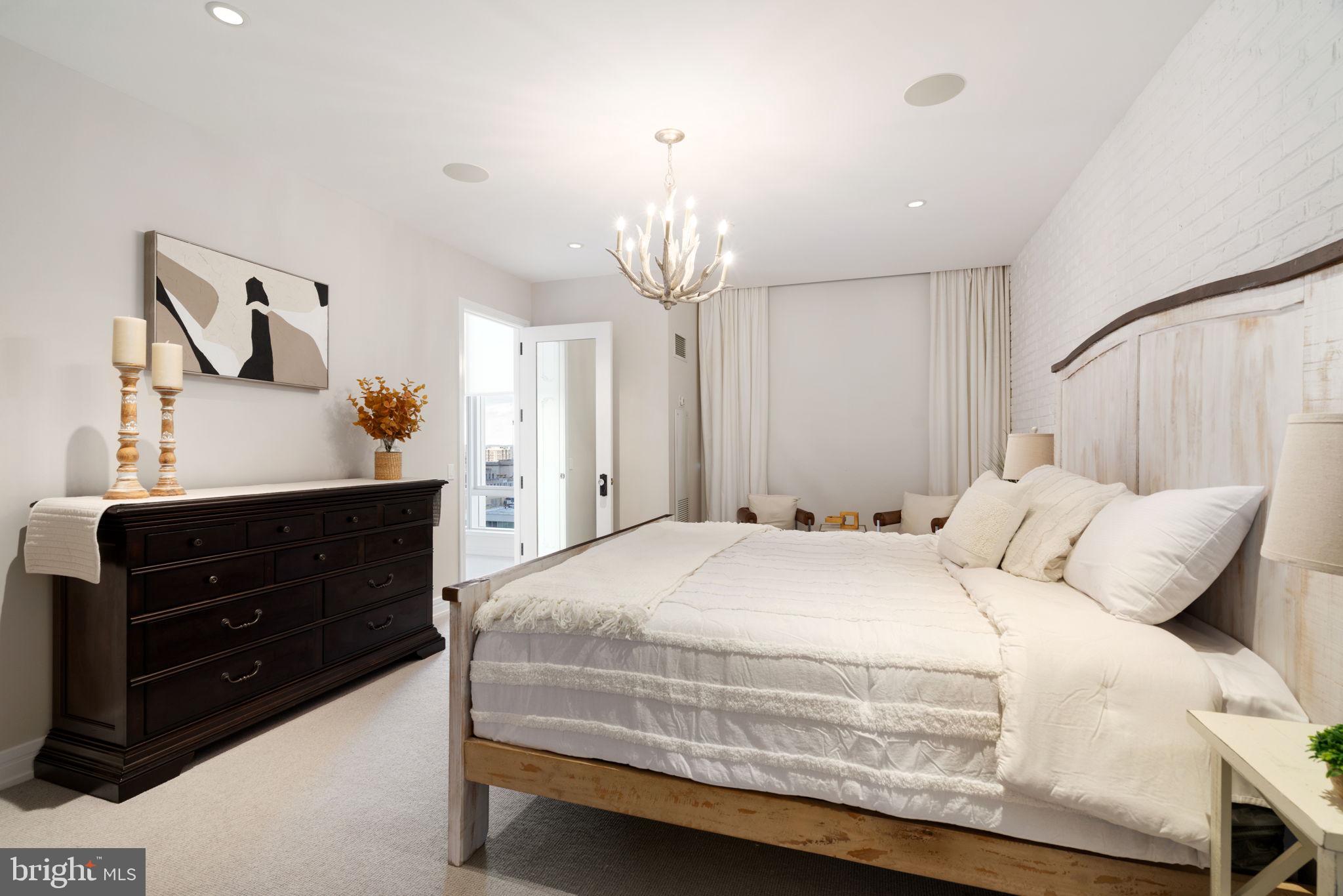 CENTER CITY - Residential