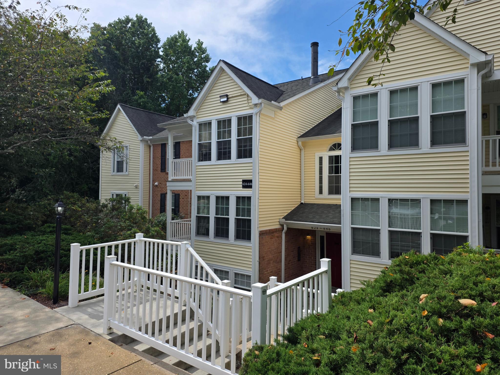 628 SOUTHERN HILLS DRIVE B