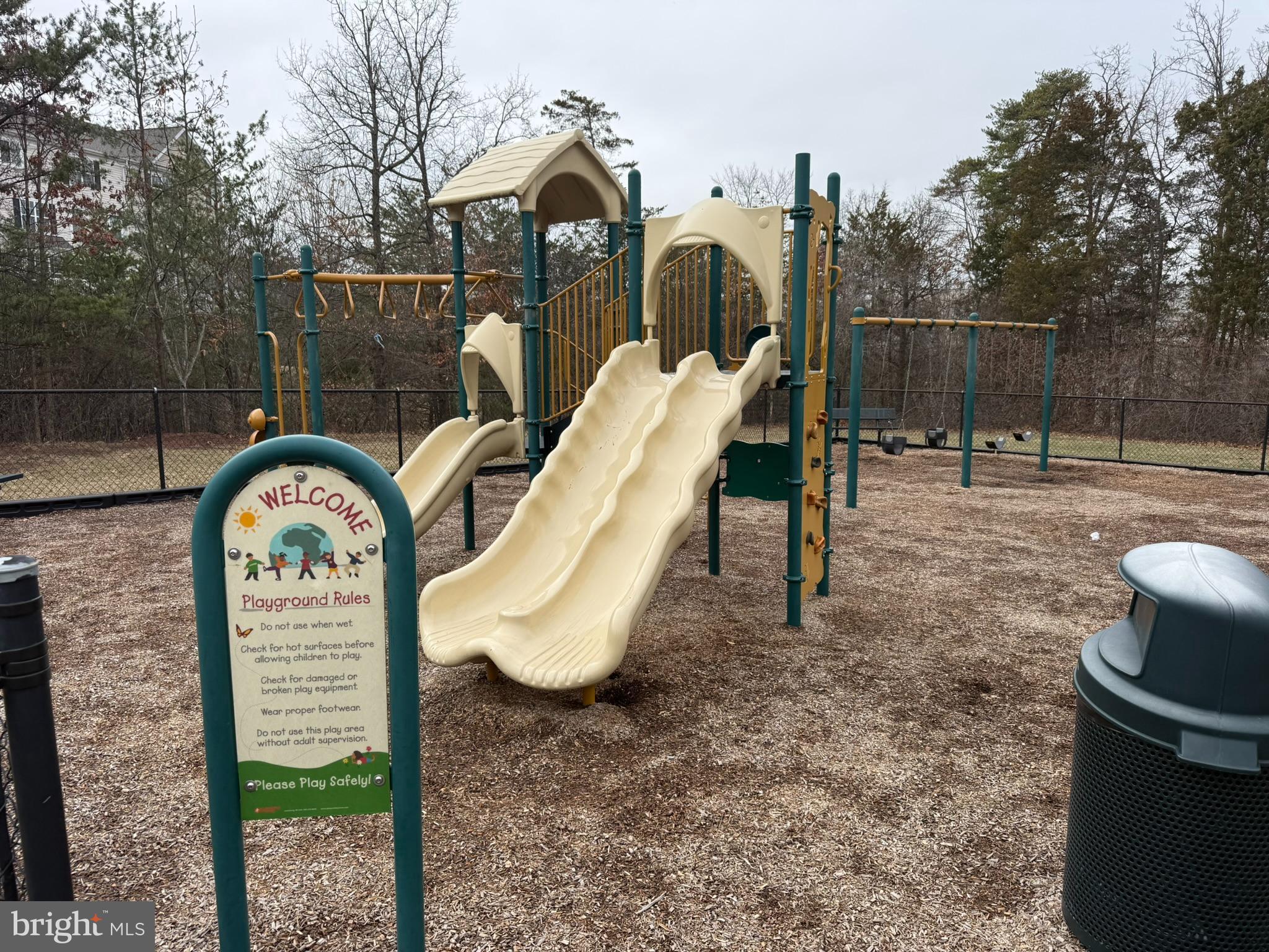 CASCADES PLACE CONDOMINIUM - Residential