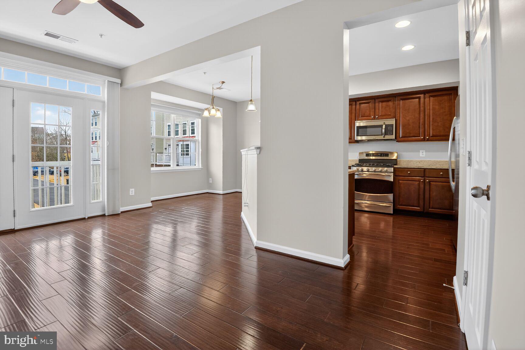 CASCADES PLACE CONDOMINIUM - Residential