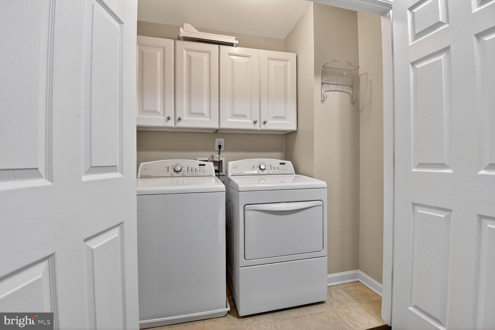 CASCADES PLACE CONDOMINIUM - Residential