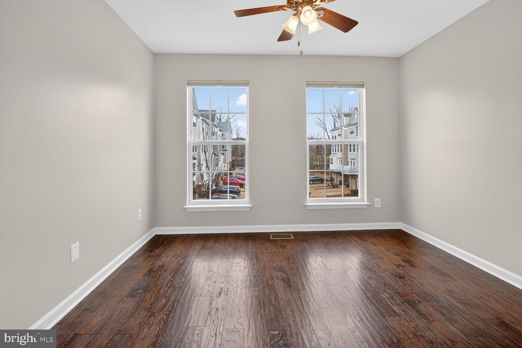 CASCADES PLACE CONDOMINIUM - Residential