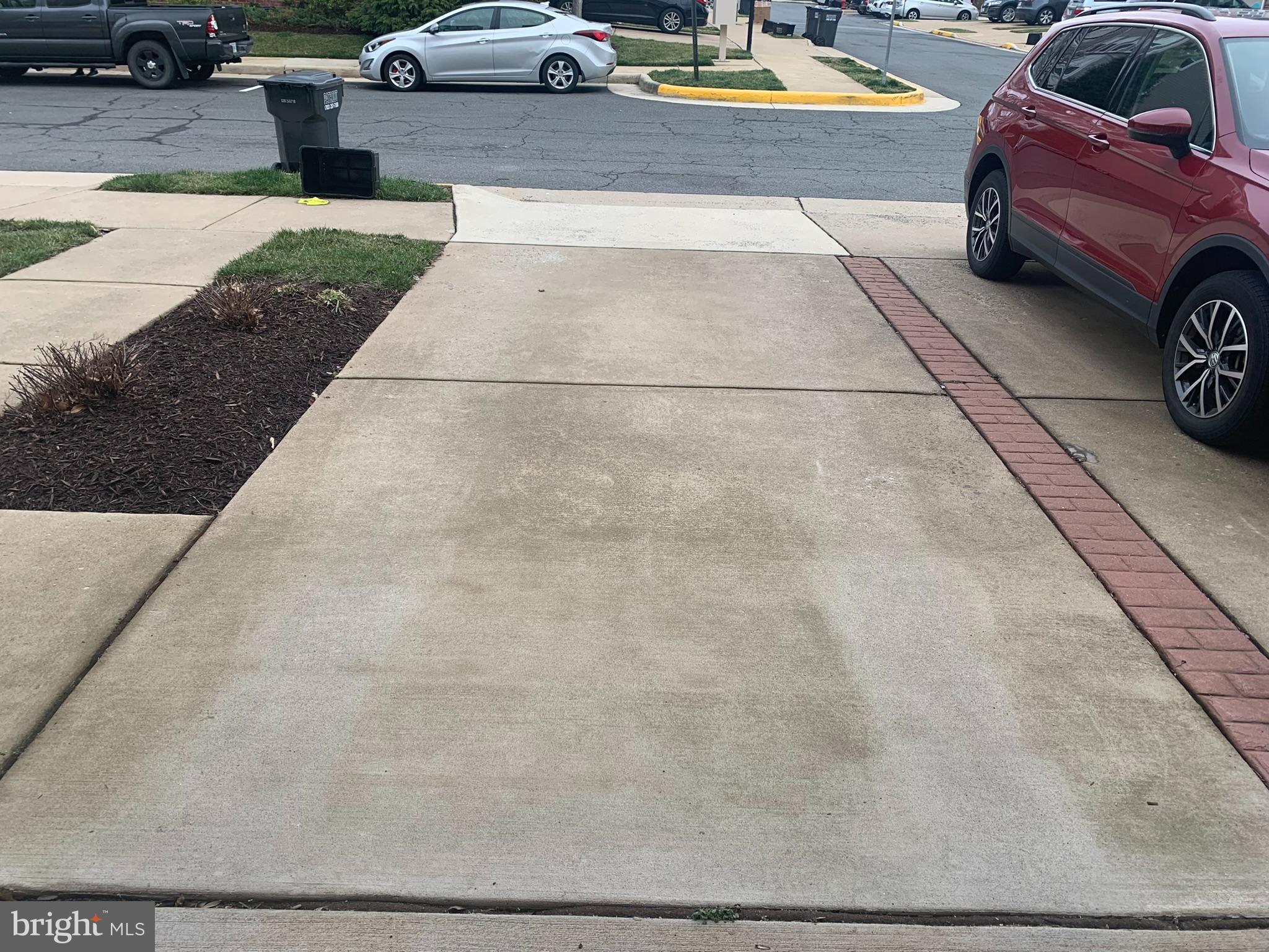 CASCADES PLACE CONDOMINIUM - Residential