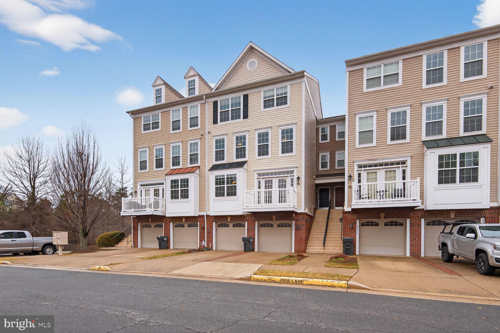 CASCADES PLACE CONDOMINIUM - Residential