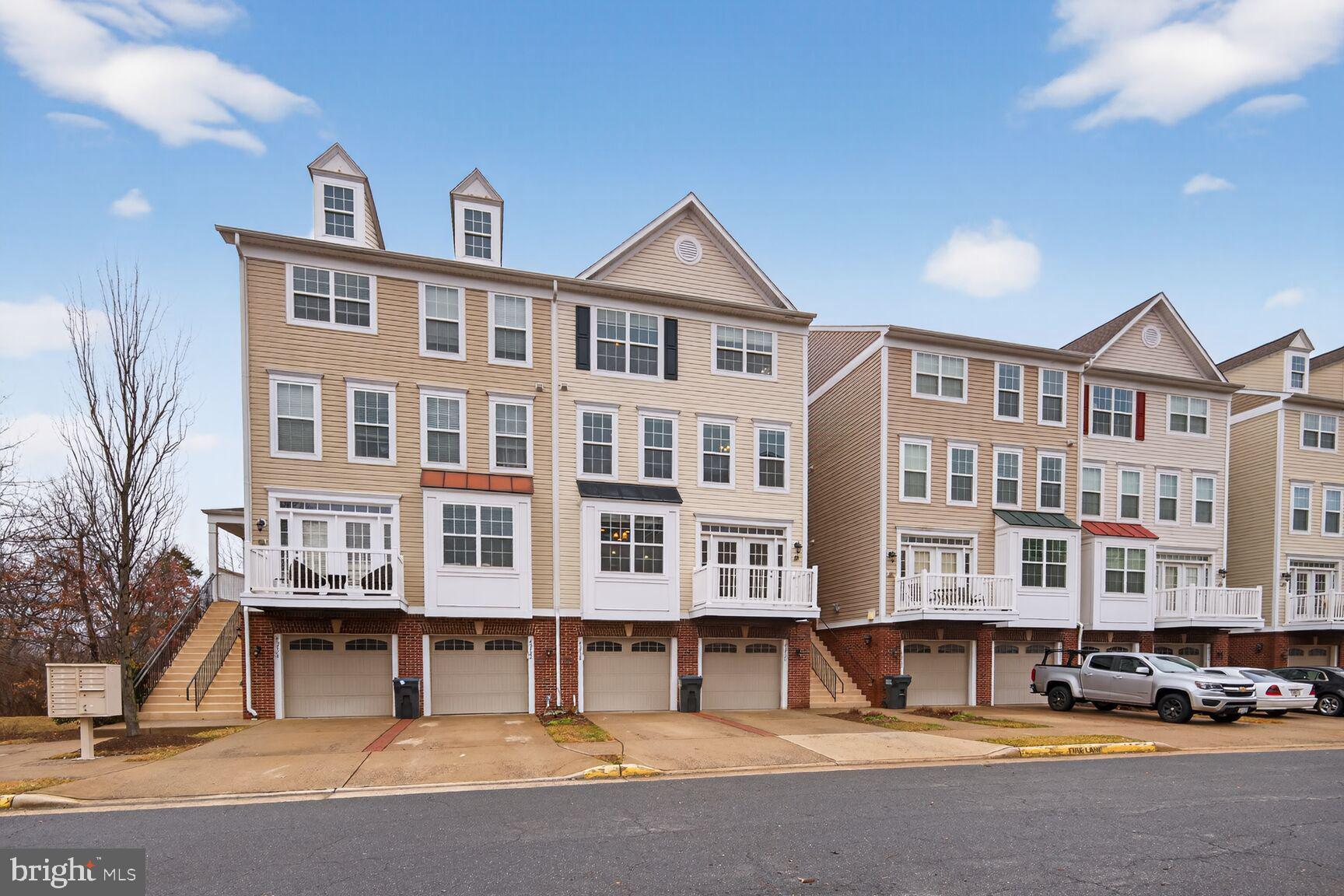 CASCADES PLACE CONDOMINIUM - Residential