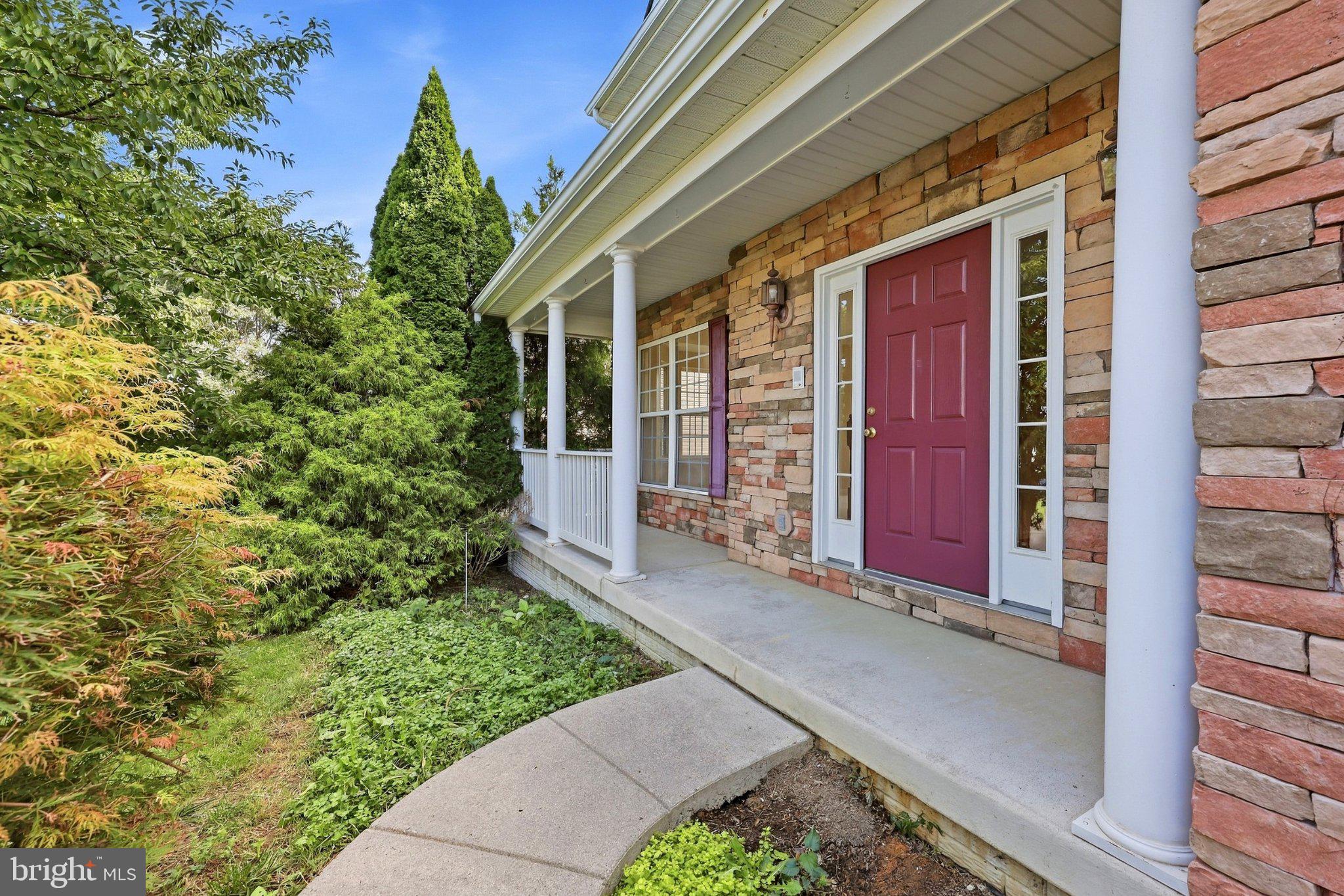 382 BETTS WAY