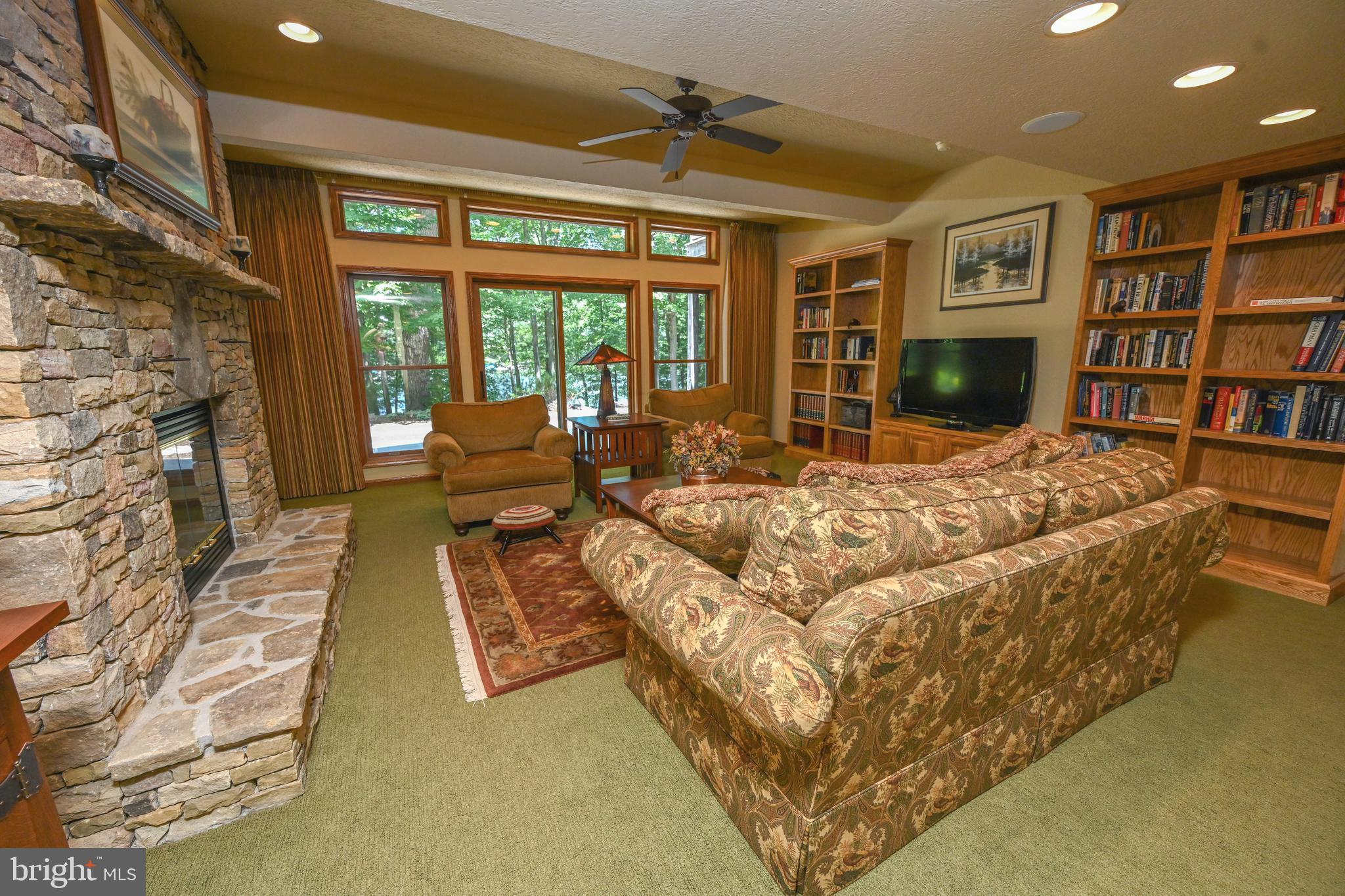 NORTH SHORE EAST - Residential