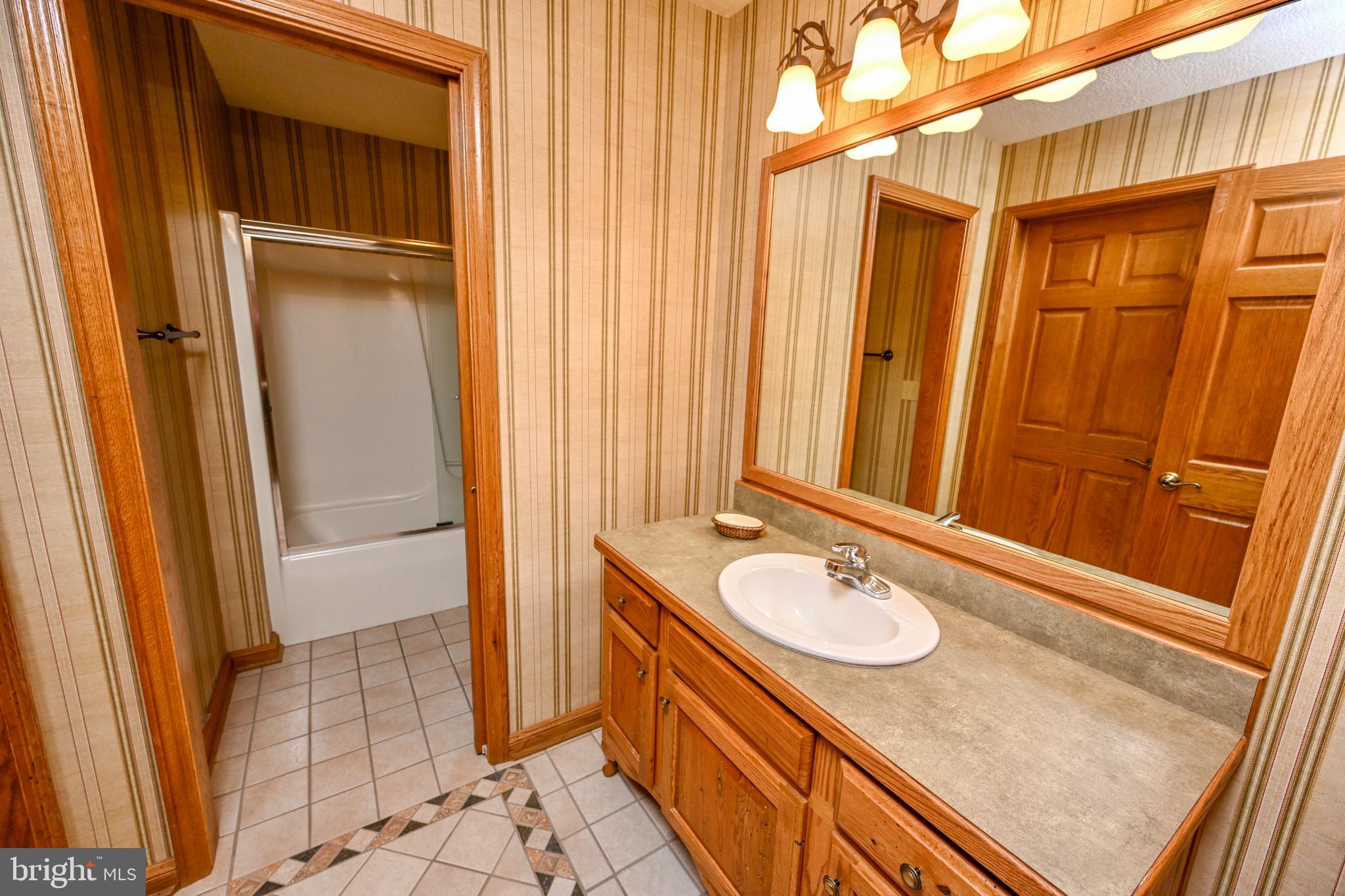 NORTH SHORE EAST - Residential