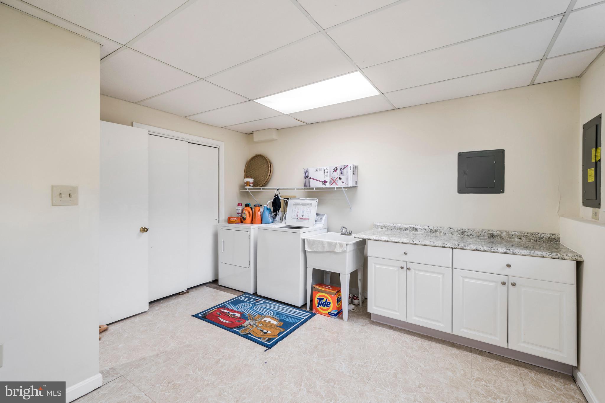 VALLEY STREAM ESTATES - Residential