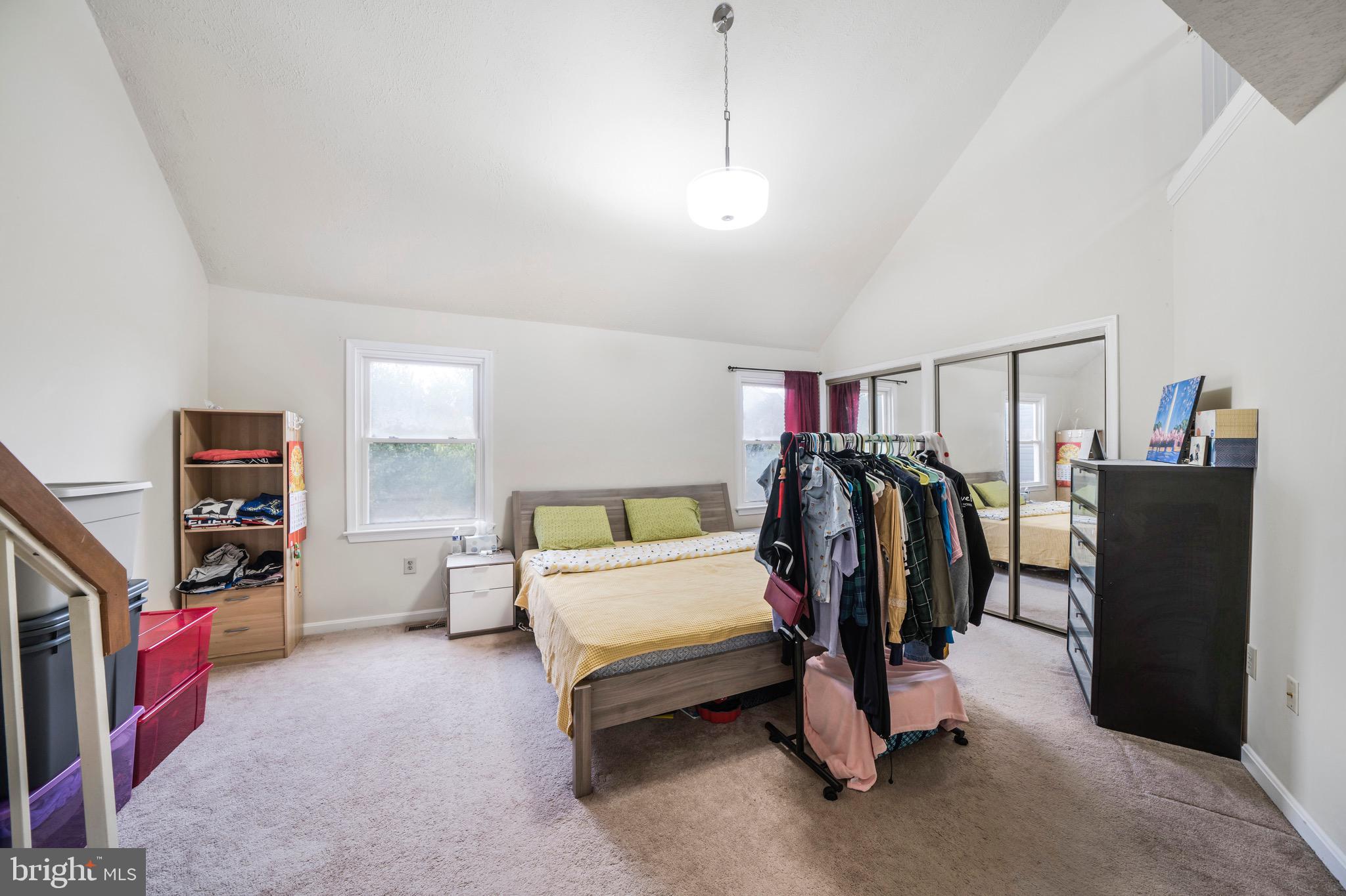 VALLEY STREAM ESTATES - Residential