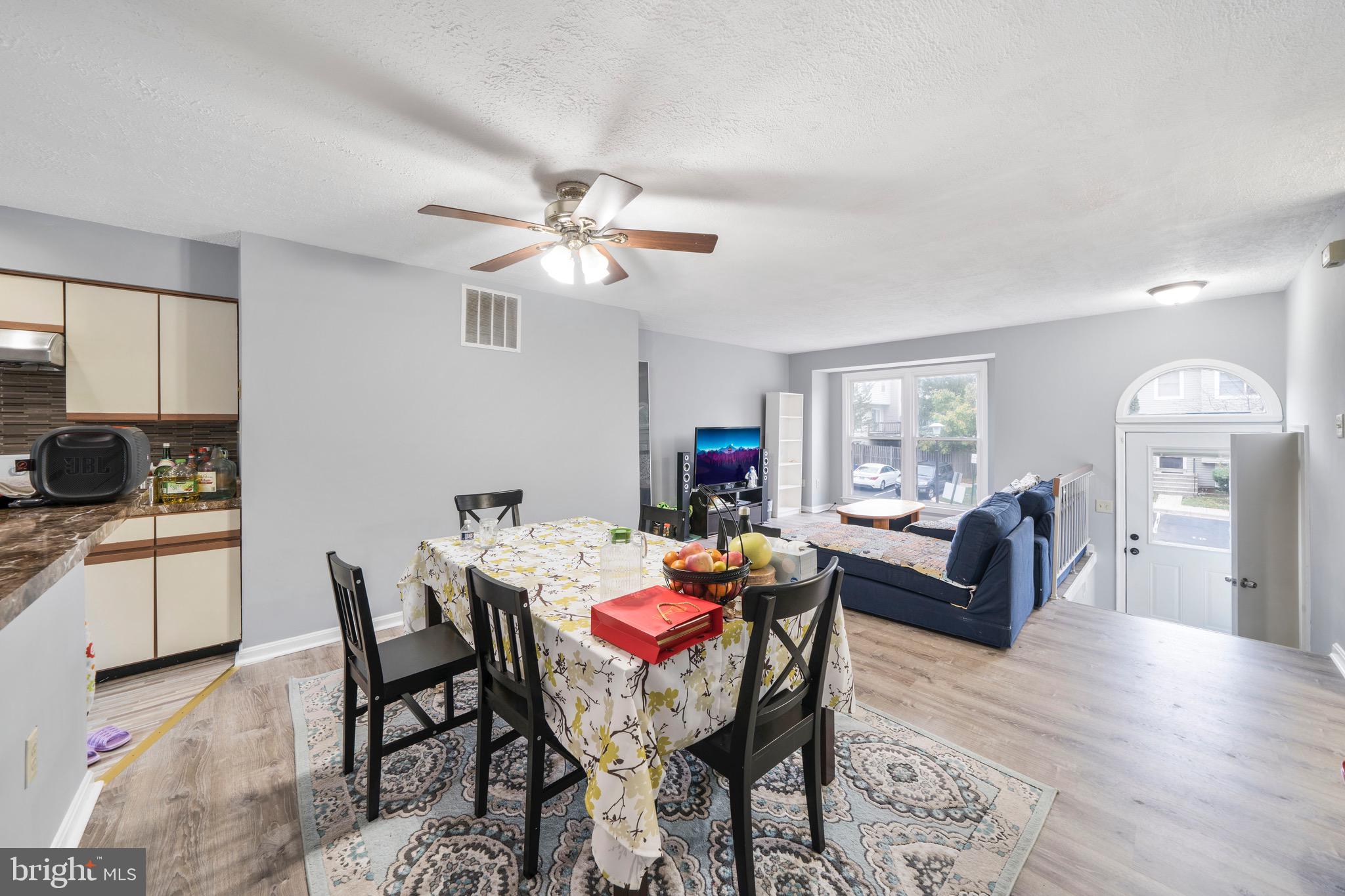 VALLEY STREAM ESTATES - Residential