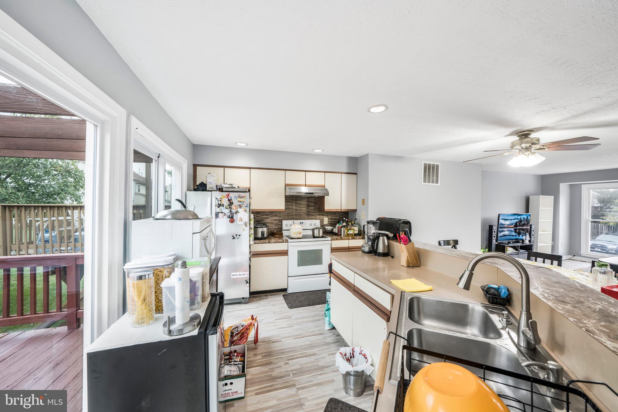 VALLEY STREAM ESTATES - Residential