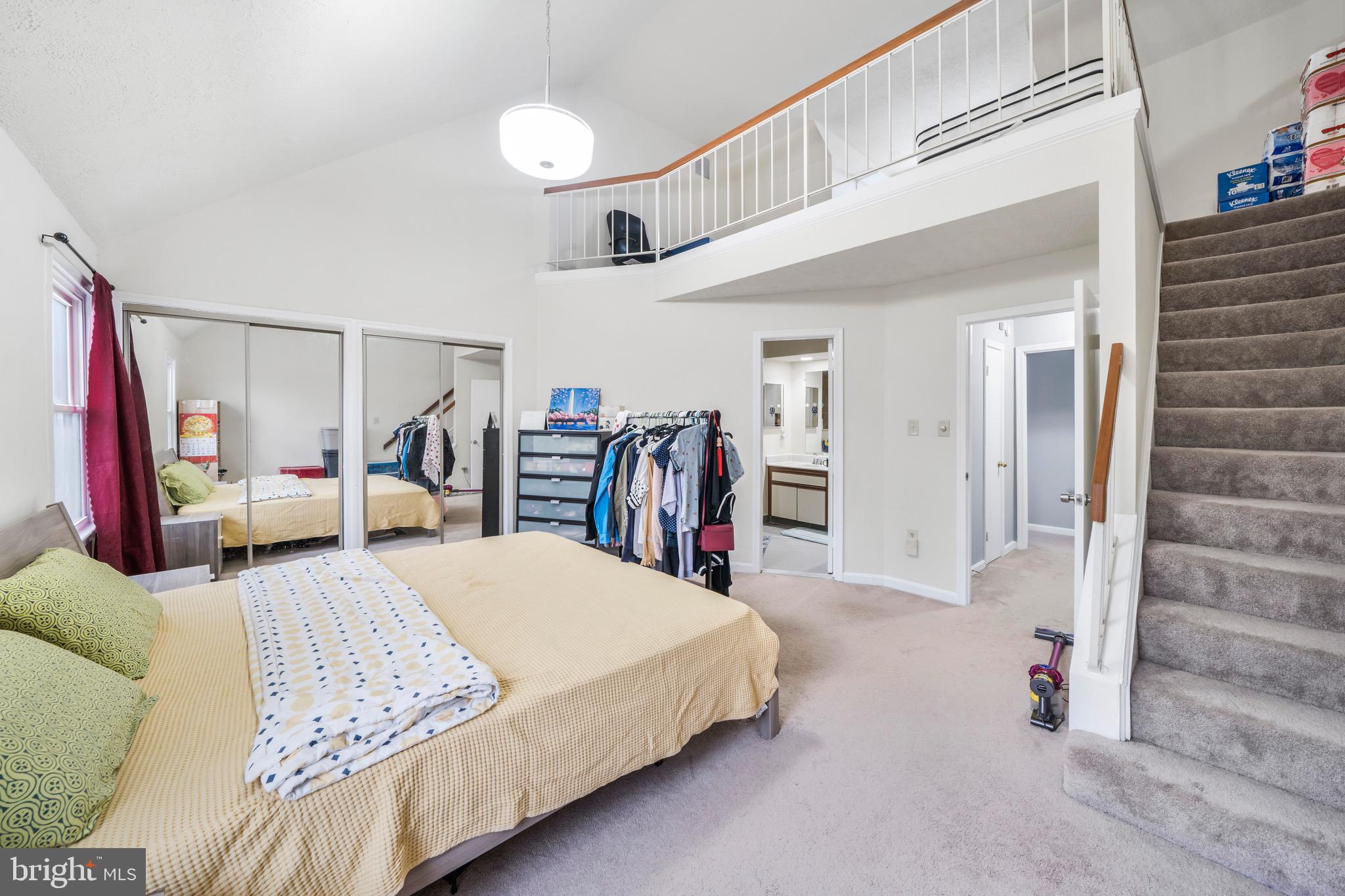 VALLEY STREAM ESTATES - Residential