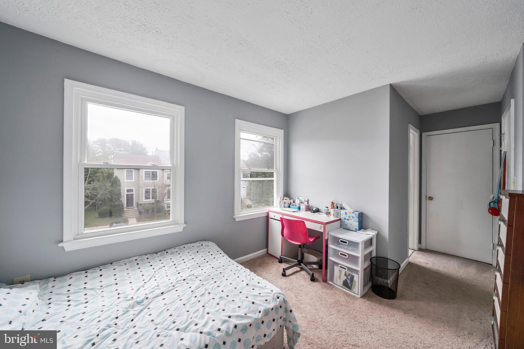 VALLEY STREAM ESTATES - Residential