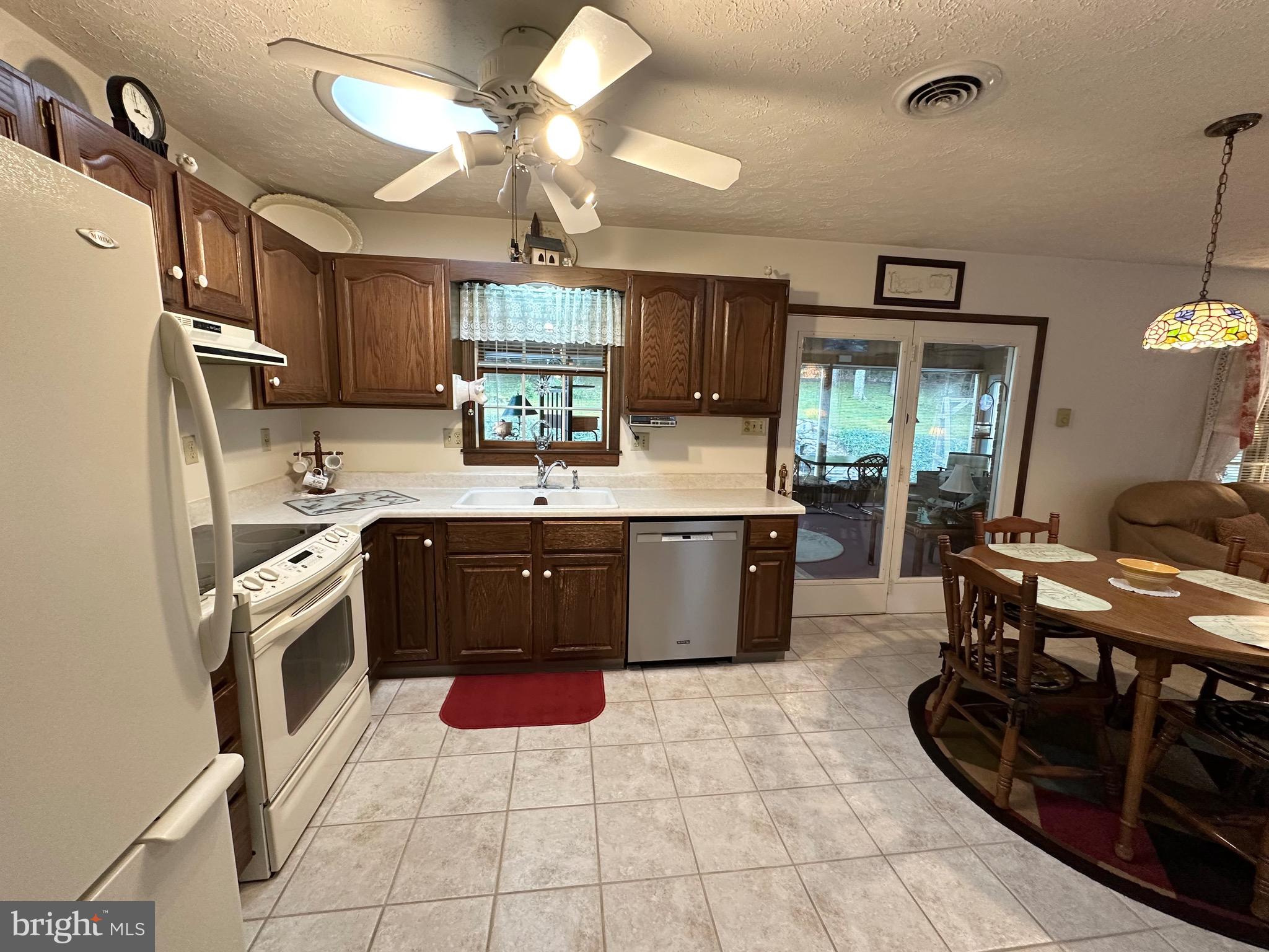 CALEDONIA - Residential