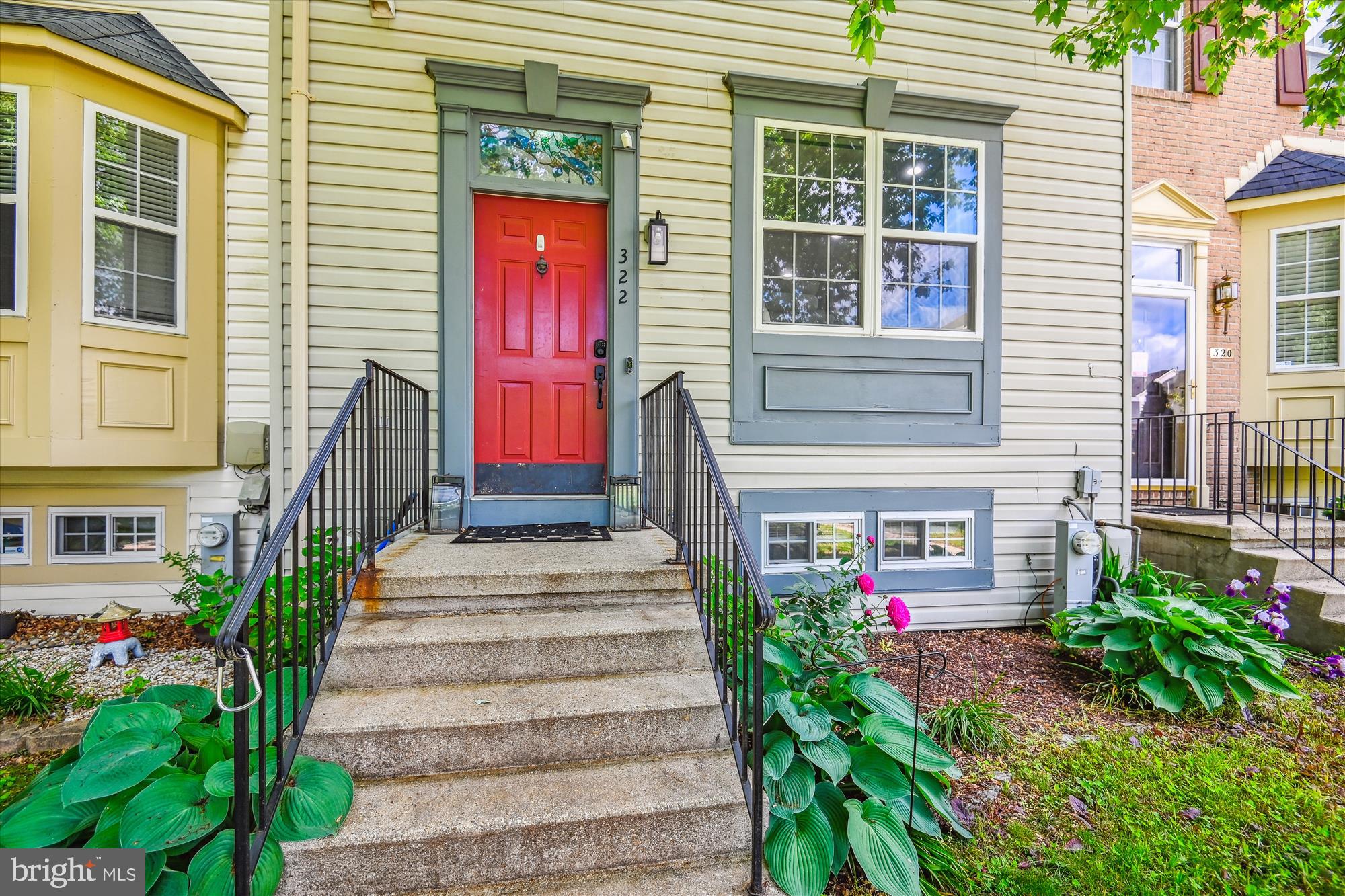 322 WHITE ROCKS COURT