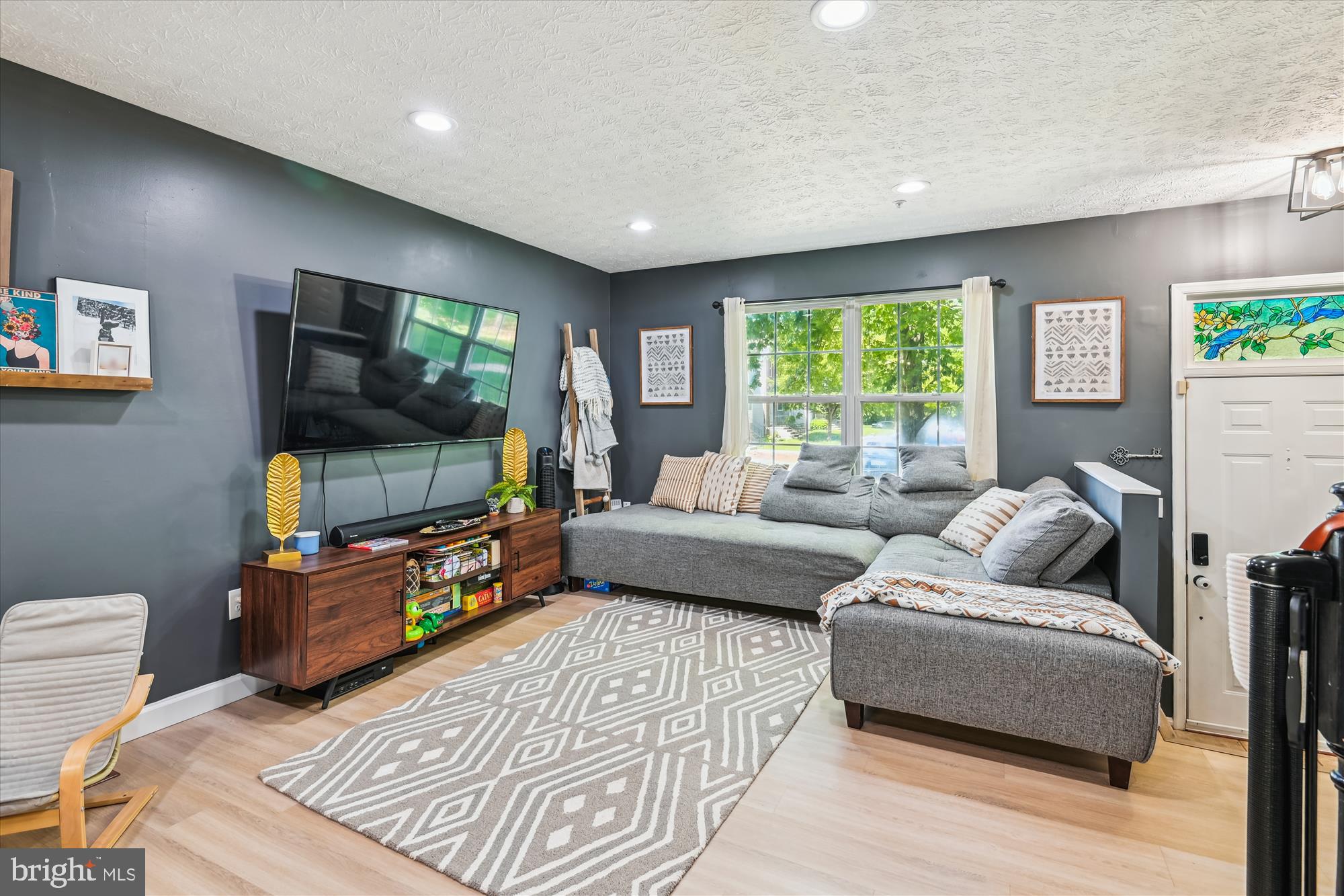 322 WHITE ROCKS COURT