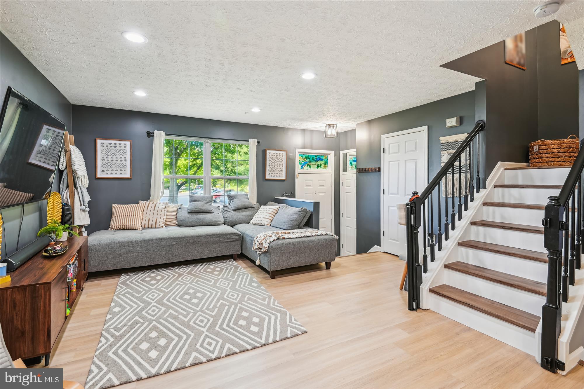 322 WHITE ROCKS COURT