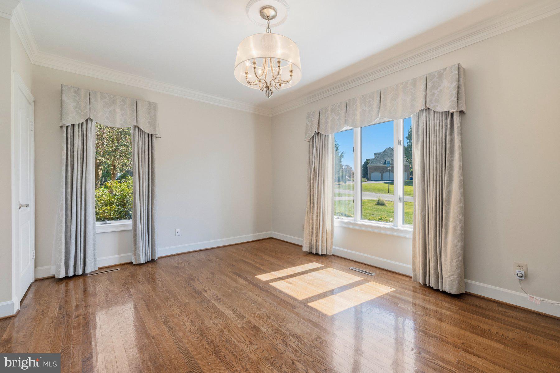 DARNESTOWN OUTSIDE - Residential