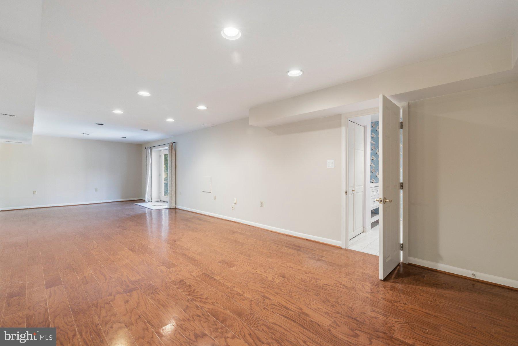 DARNESTOWN OUTSIDE - Residential