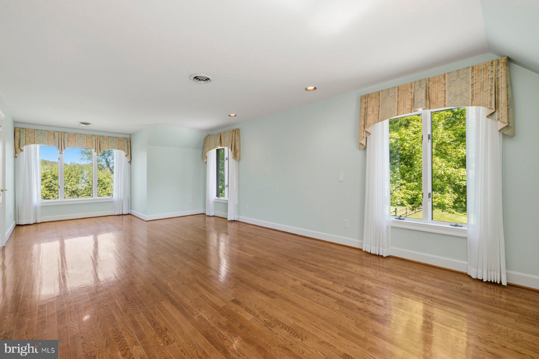 DARNESTOWN OUTSIDE - Residential