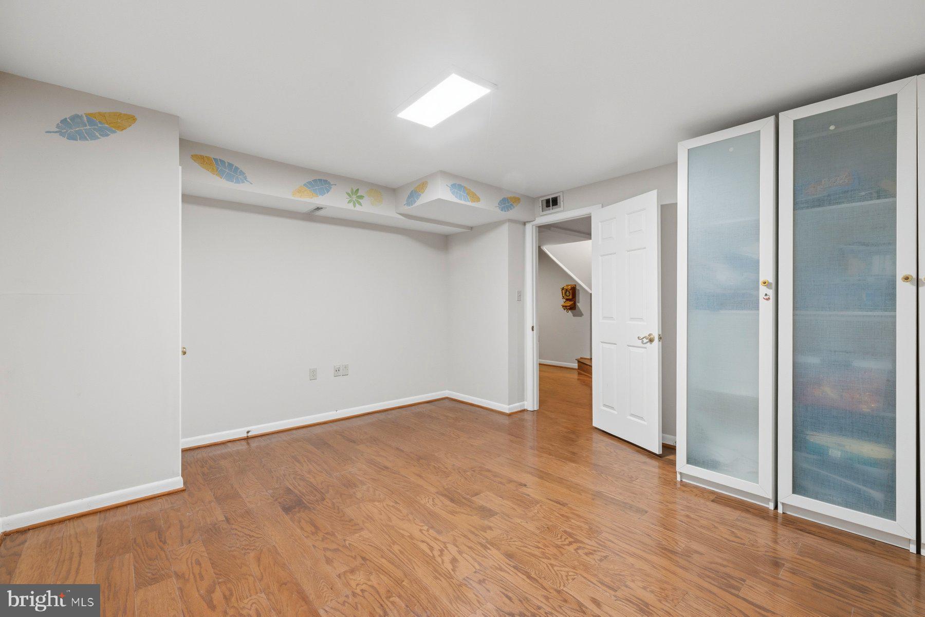 DARNESTOWN OUTSIDE - Residential