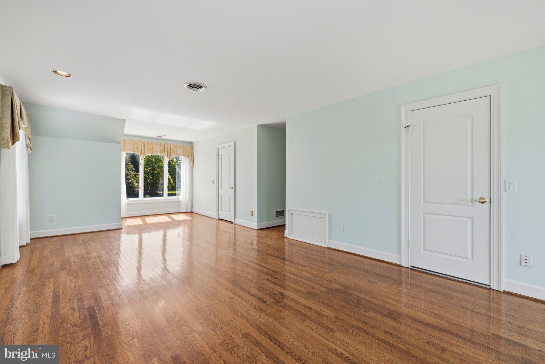 DARNESTOWN OUTSIDE - Residential