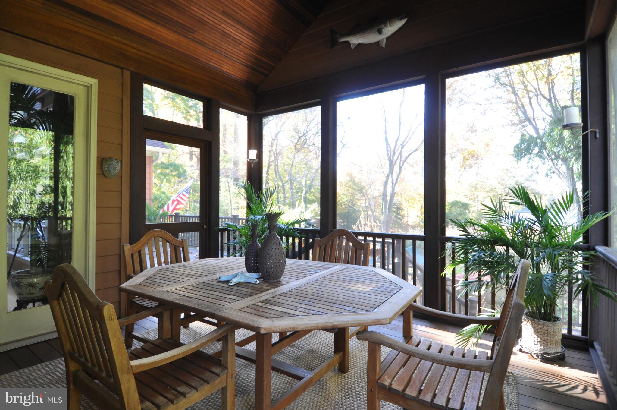 HIDDEN POINT - Residential