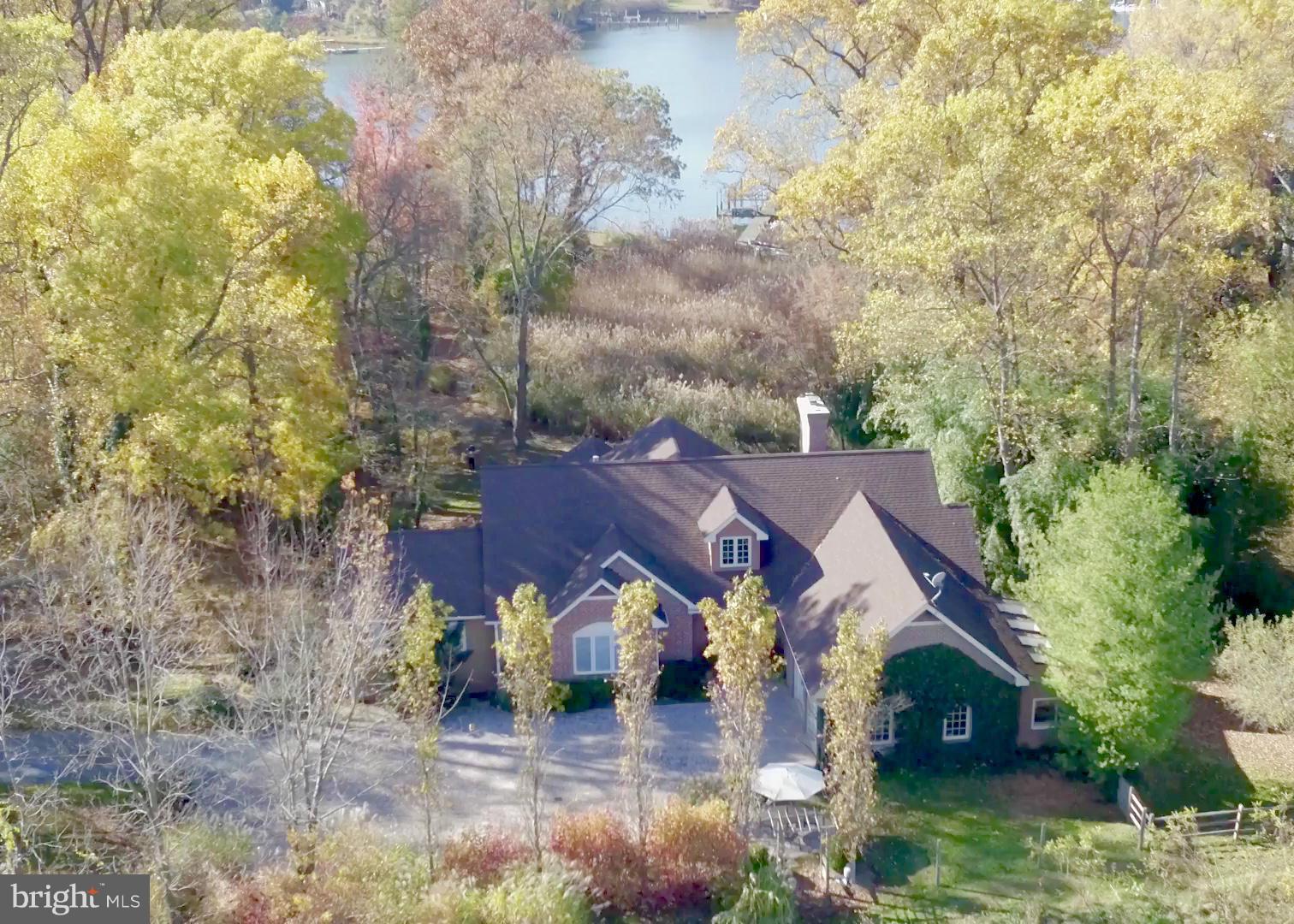 HIDDEN POINT - Residential