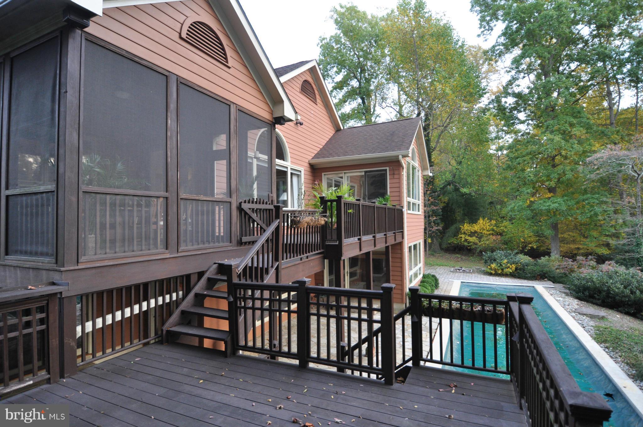 HIDDEN POINT - Residential