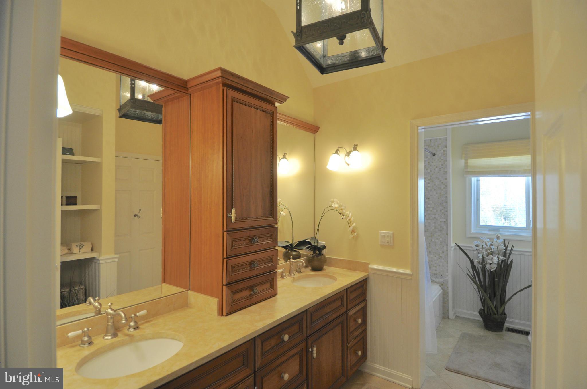 HIDDEN POINT - Residential