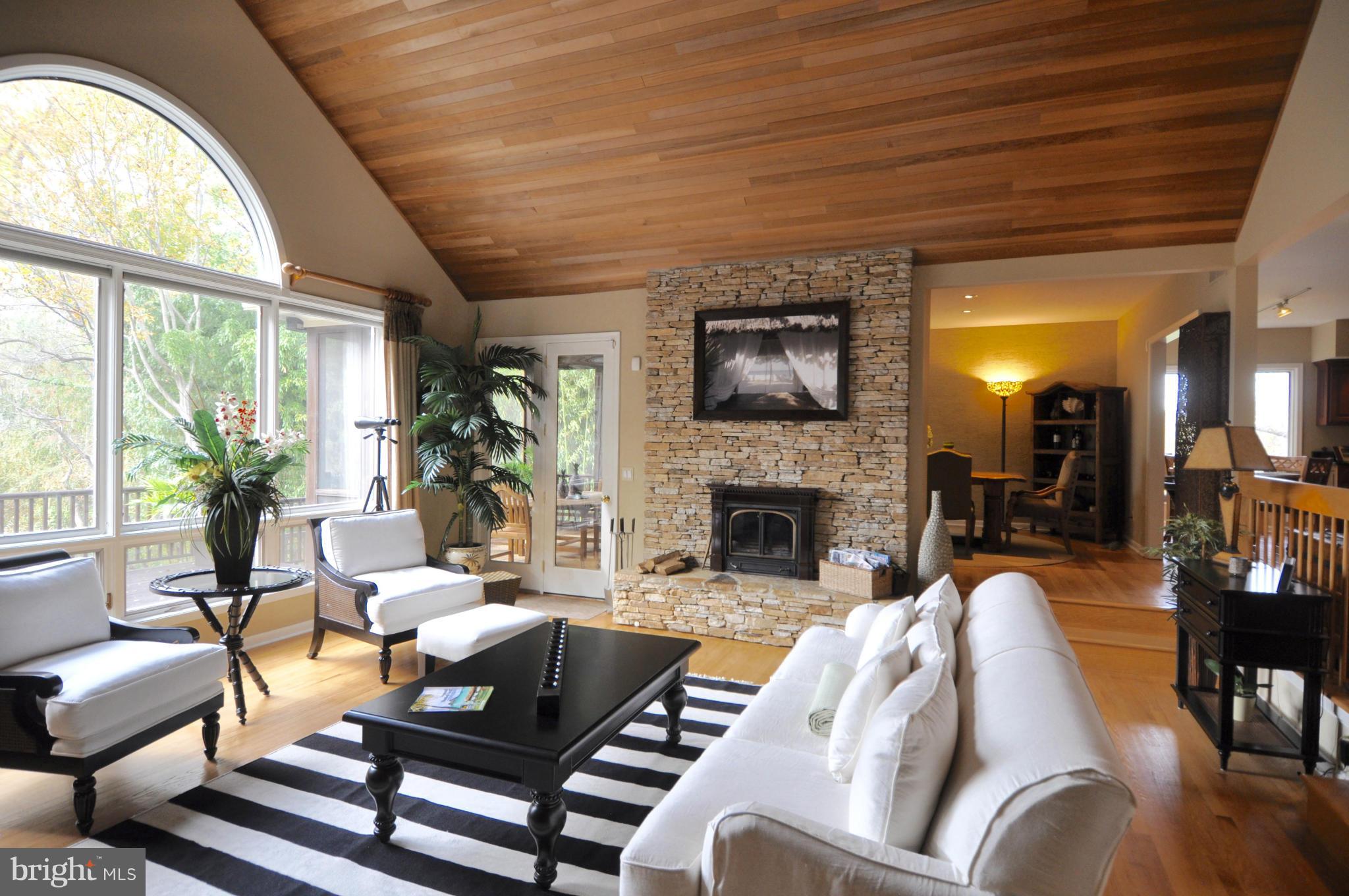 HIDDEN POINT - Residential