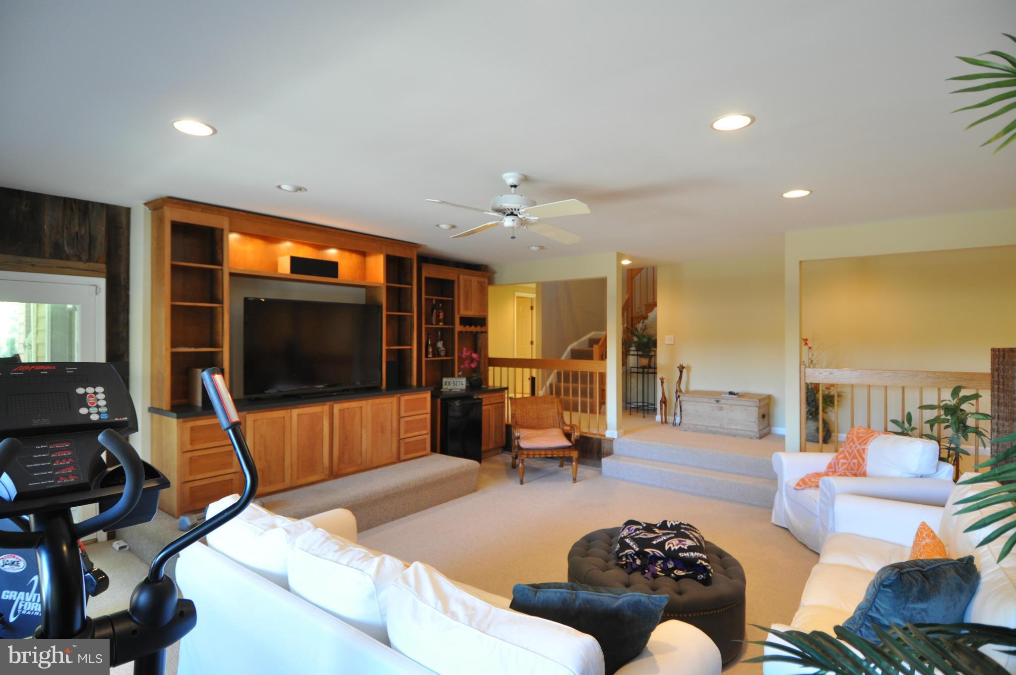 HIDDEN POINT - Residential