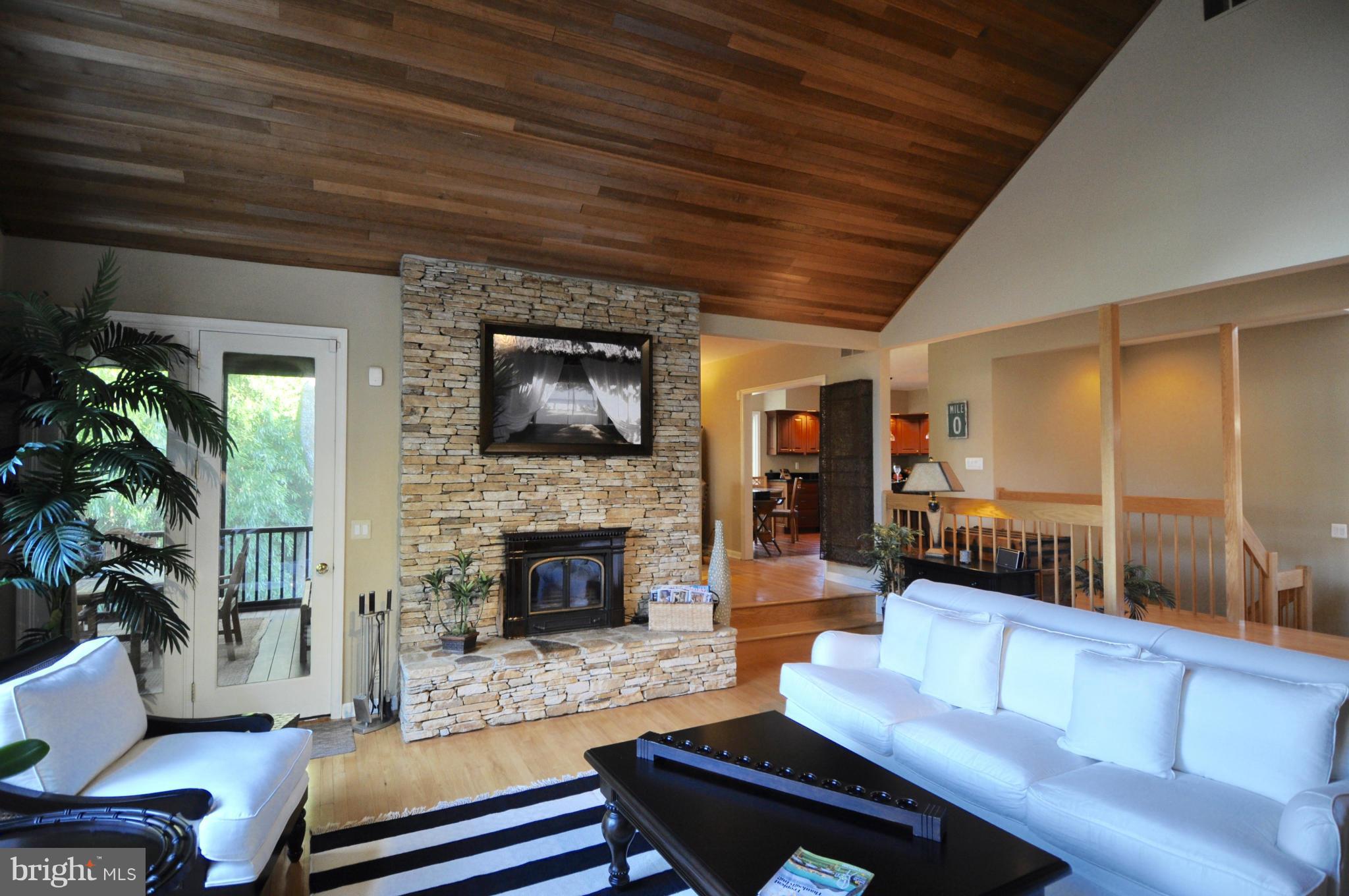 HIDDEN POINT - Residential