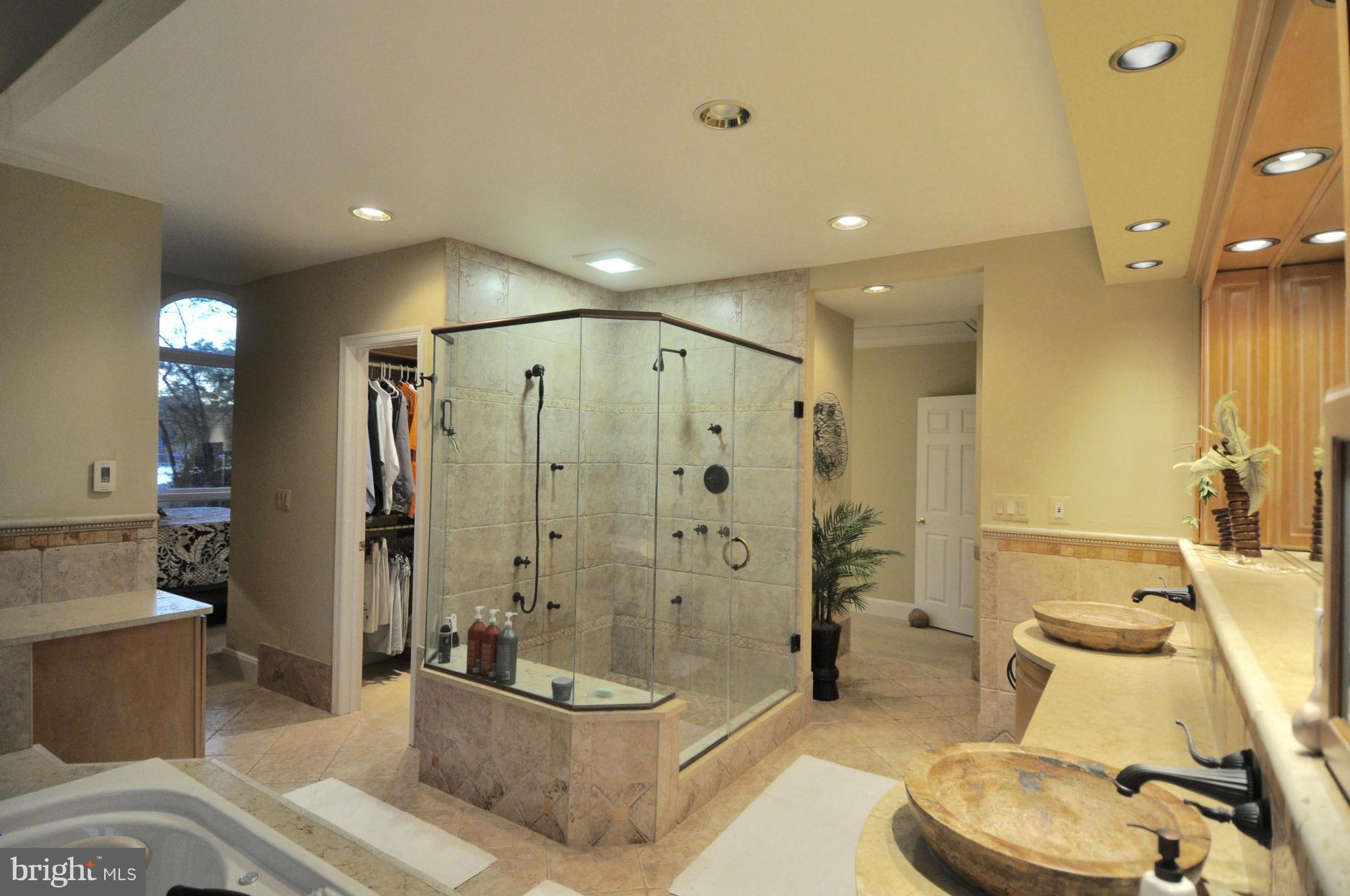 HIDDEN POINT - Residential