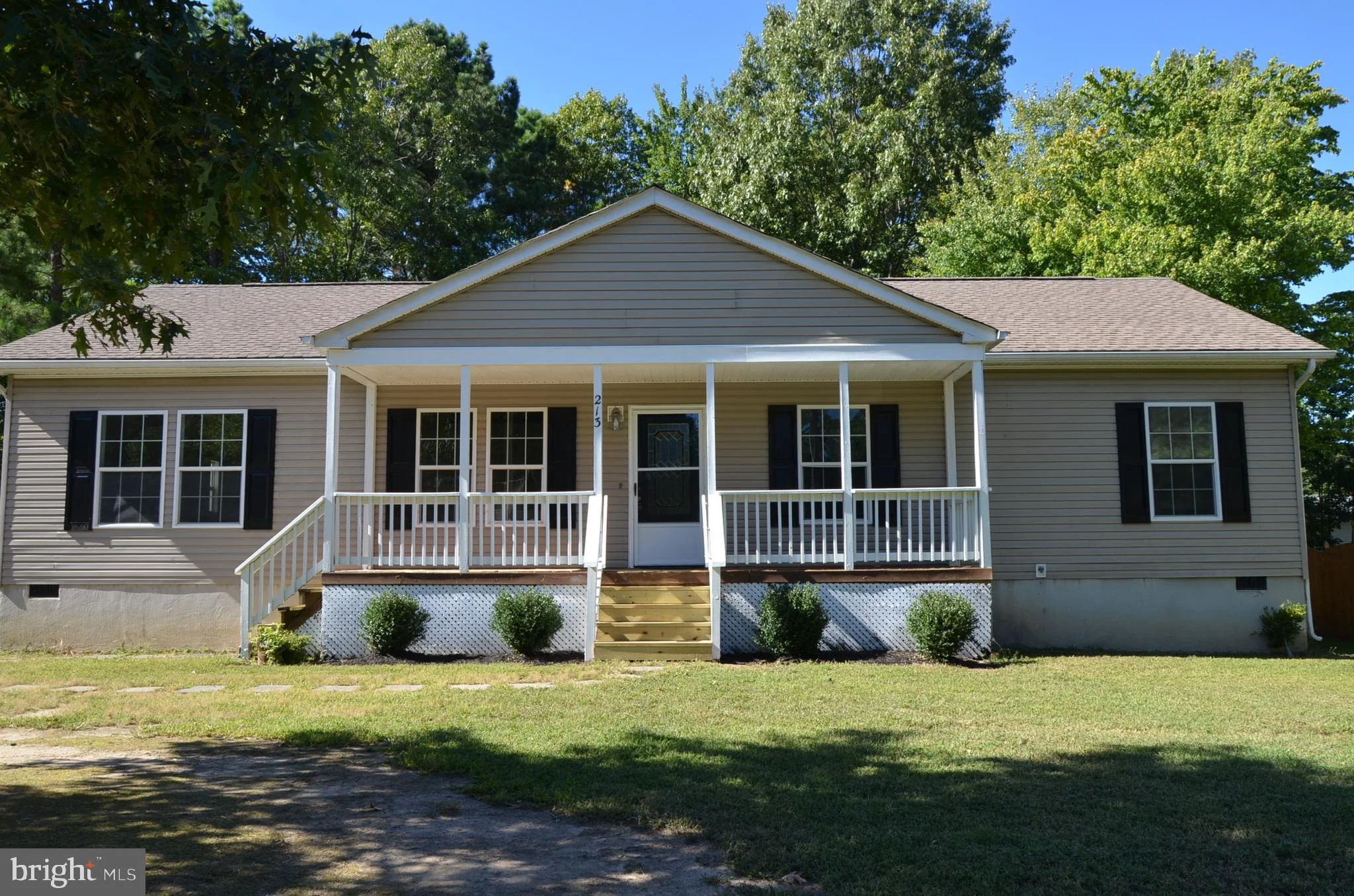213 Azalea Rd, Colonial Beach, VA 22443