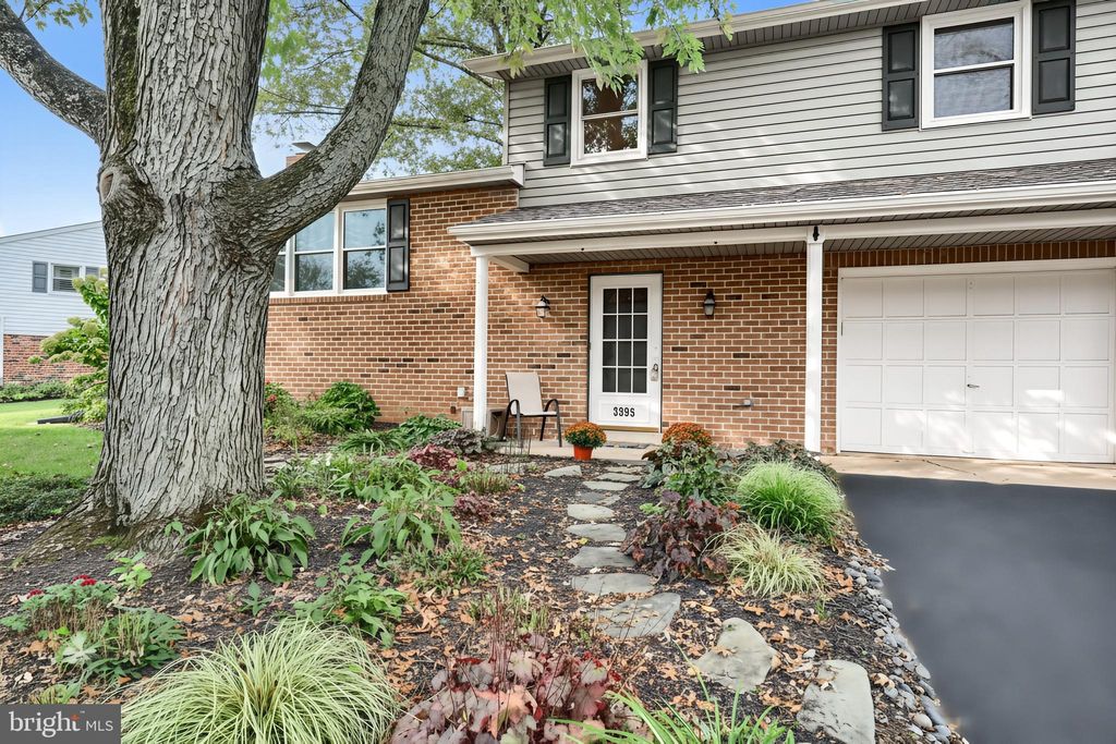 Photo of 3395 Cranmere Lane, YORK, PA 17402 (MLS # PAYK2091038)
