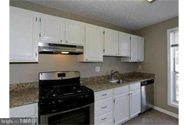 THE OAKTON - Residential Lease