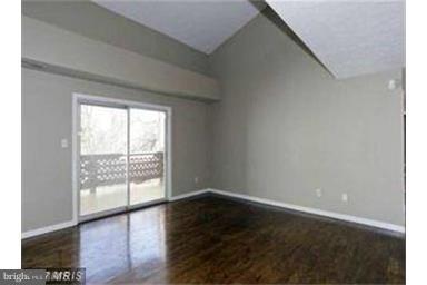 THE OAKTON - Residential Lease