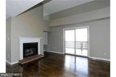 THE OAKTON - Residential Lease