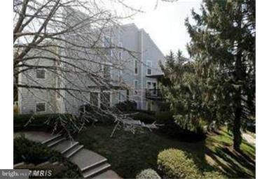 THE OAKTON - Residential Lease