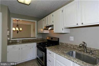 THE OAKTON - Residential Lease