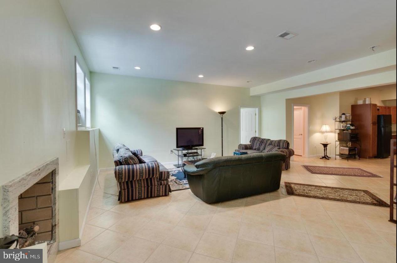 NEW HOPE - Residential Lease