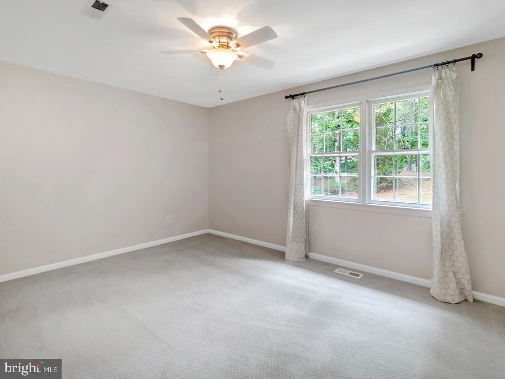 ROLLING HILLS - Residential