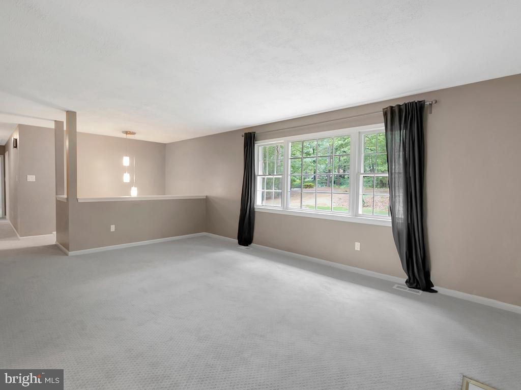 ROLLING HILLS - Residential