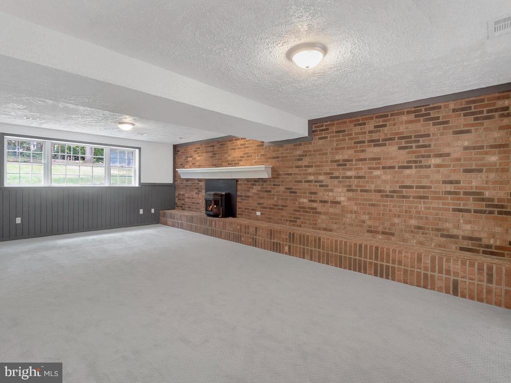 ROLLING HILLS - Residential