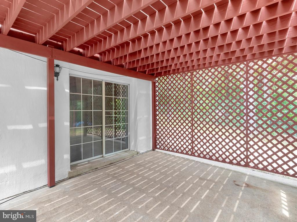 ROLLING HILLS - Residential