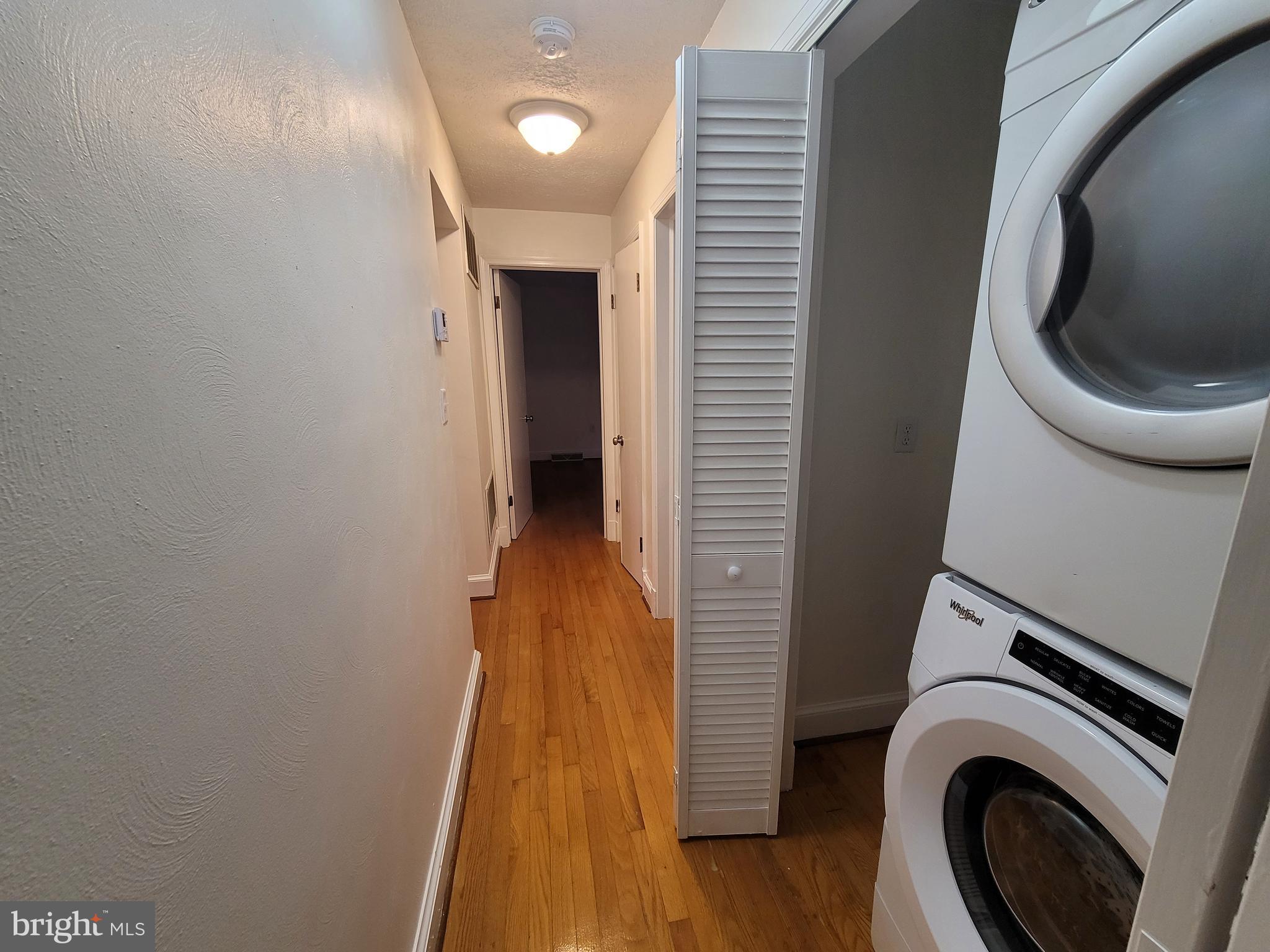 J H & E L HENRY - Residential Lease