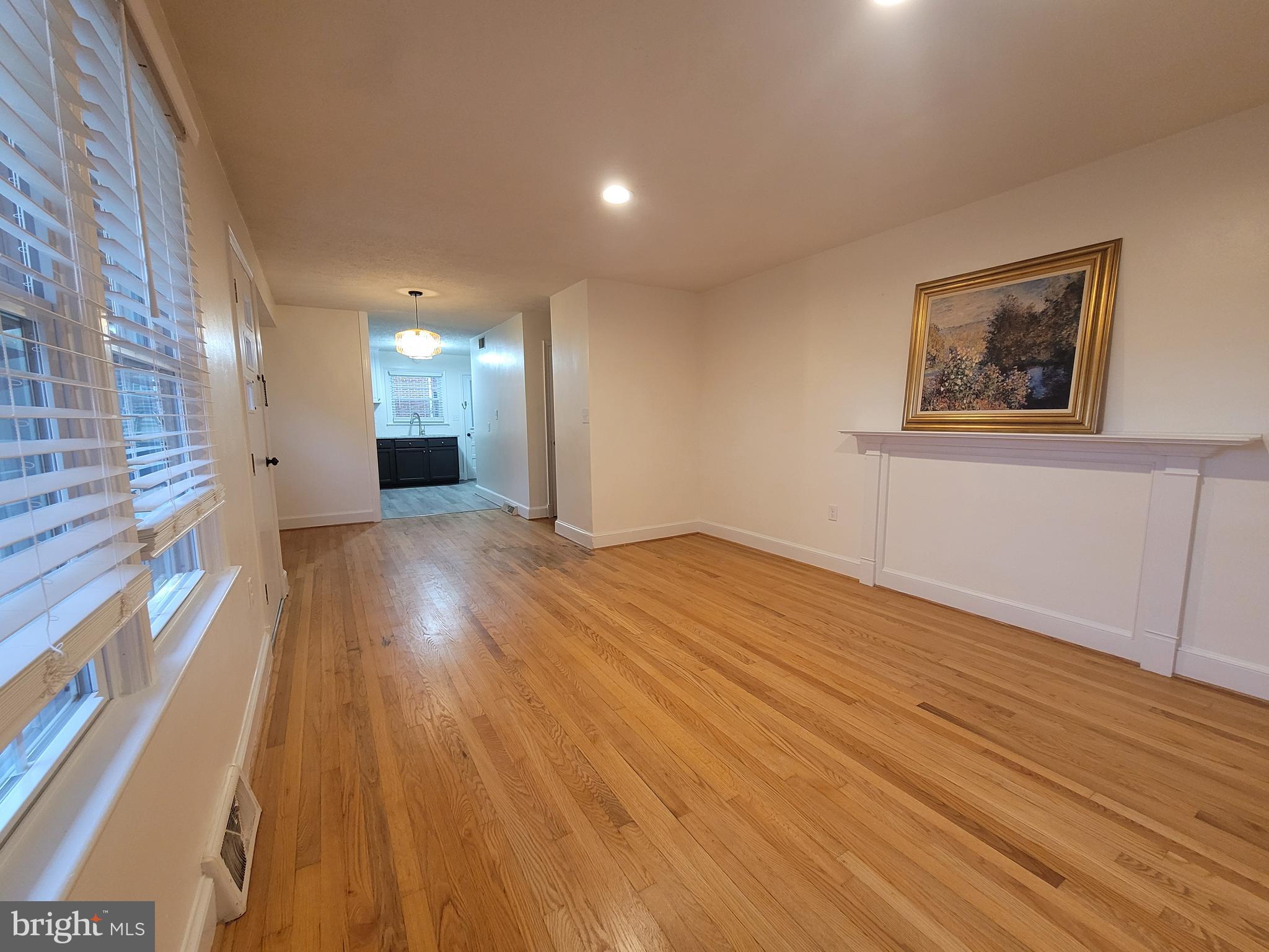 J H & E L HENRY - Residential Lease