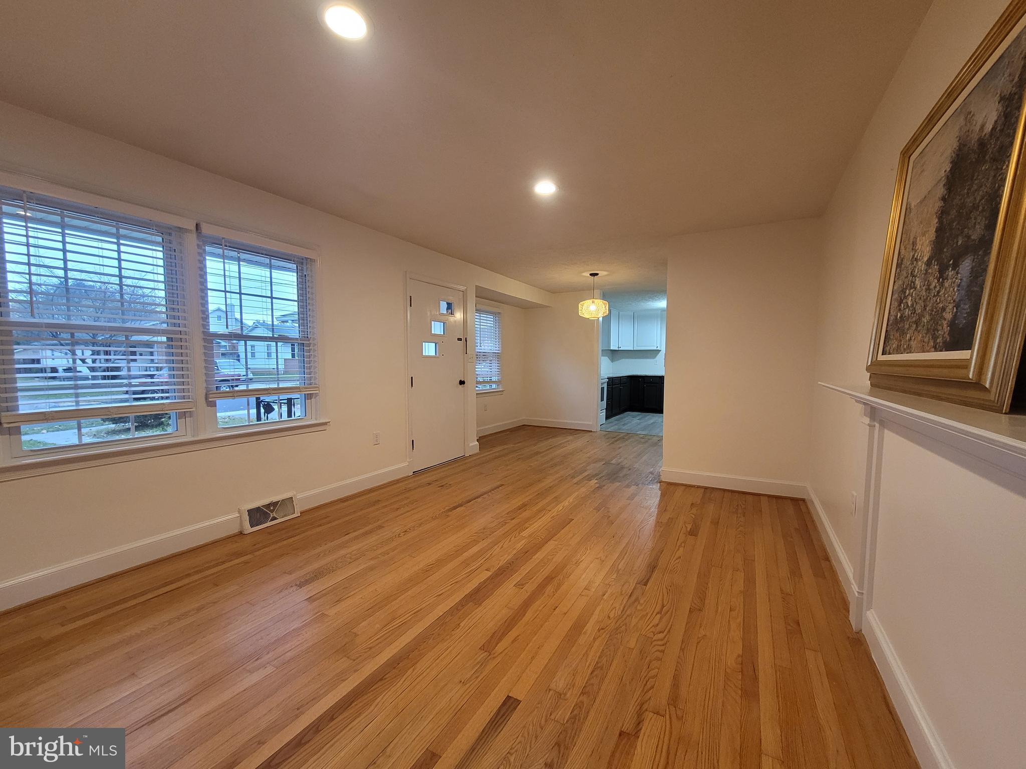 J H & E L HENRY - Residential Lease